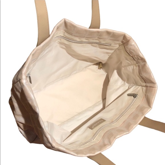 CHANEL TOTE BAG - Picture 3 of 10